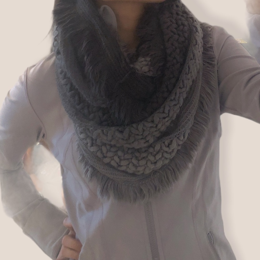 Ombré Black & Gray Gradient Infinity Scarf 🖤